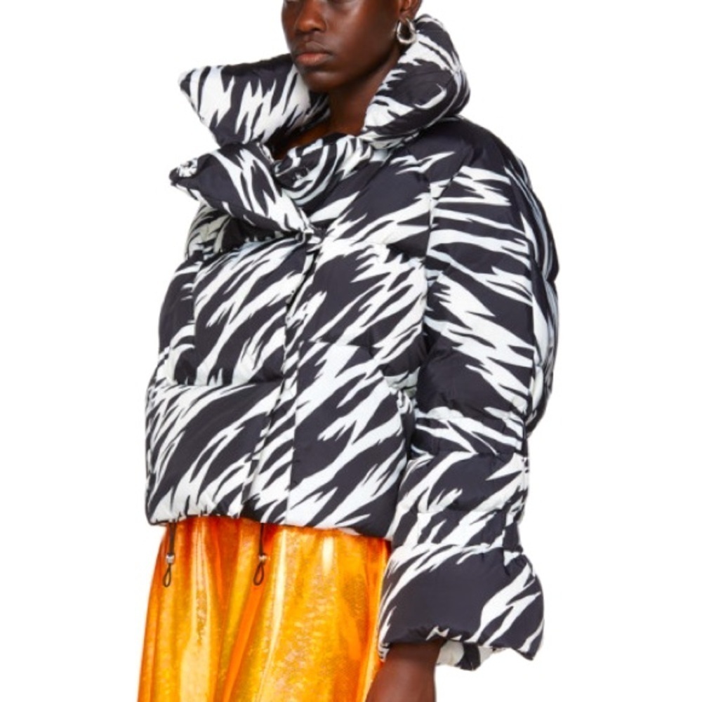 Saks Potts Black and White Down Star Puffer Jacket
